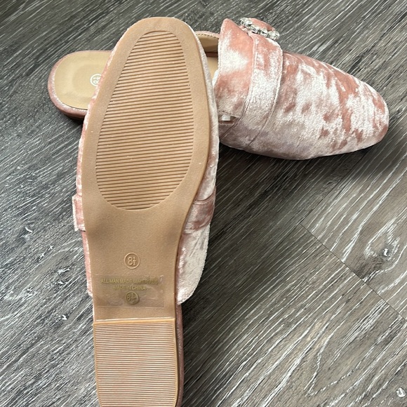 New Pink Flats - Picture 4 of 5